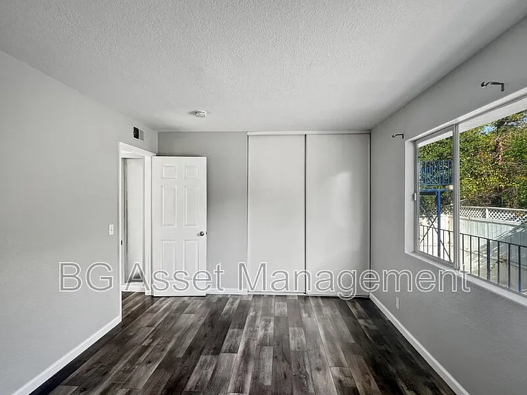 10 Lee St #7 — Photo 8