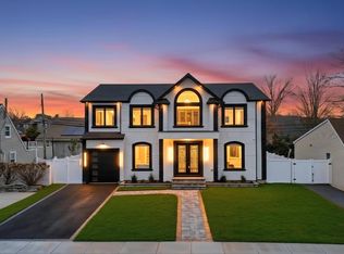 41 Coachman Lane, Levittown, NY 11756