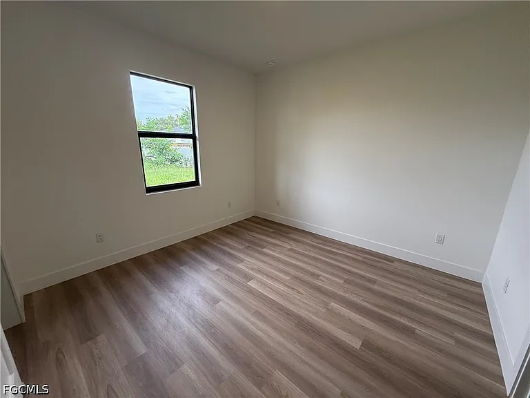 227 Ivan Ave S — Photo 14