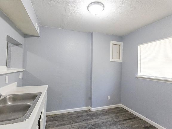 4th image of 3422 Benton Blvd