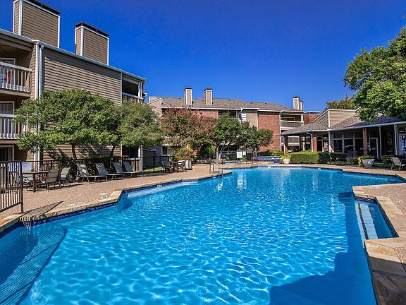 3rd image of 10911 Woodmeadow Pkwy #808
