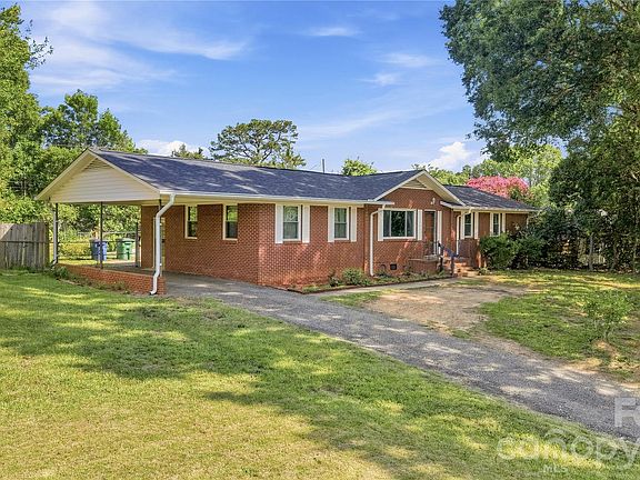 2nd image of 323 Meadowbrook Dr