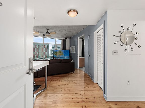 3rd image of 1080 Park Blvd Unit 916