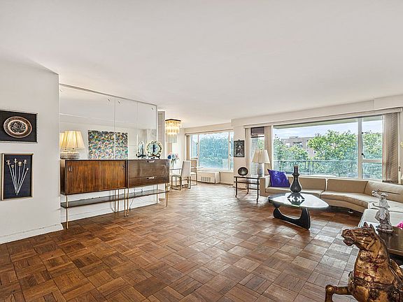 5th image of 166-25 Powells Cove Blvd #6C