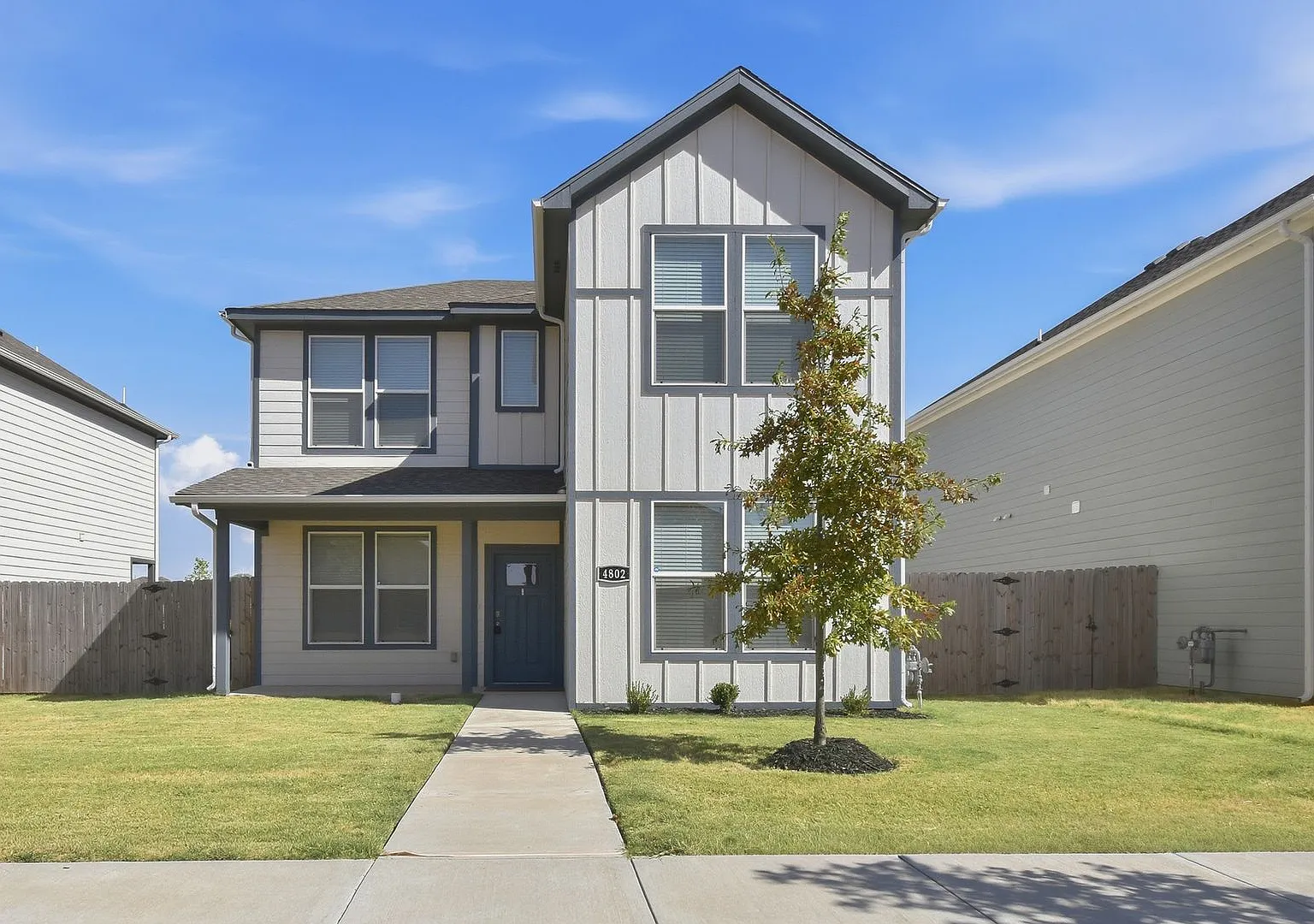 4 Bed / 4 Bath Home Only 4 Miles from the U of A Available NOW — Photo 1