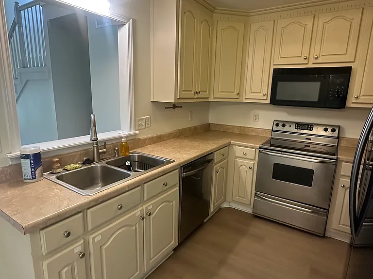 4804 Cambridge Dr — Photo 6