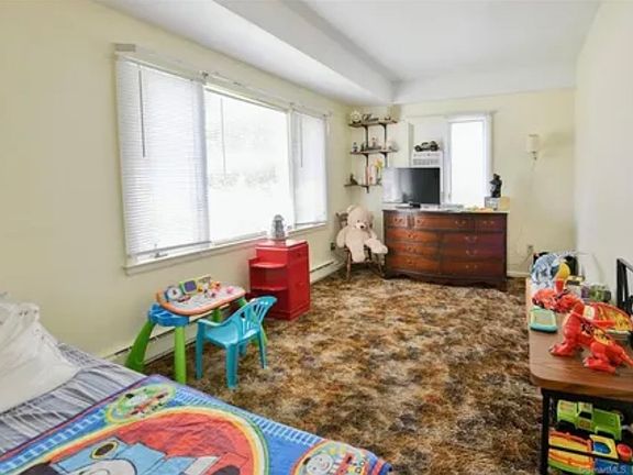 3rd image of 1544 Stanley St