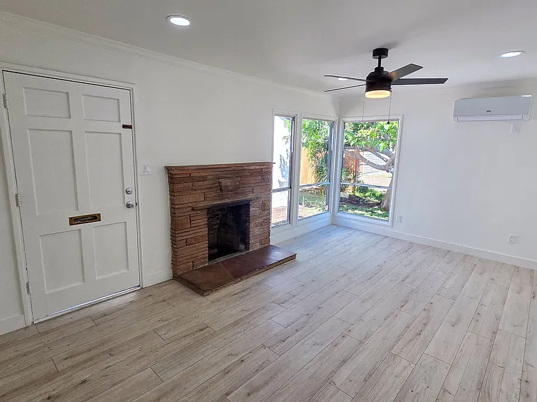 13524 Starbuck St — Photo 2