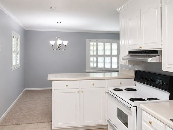 3rd image of 908 Virginia Pl