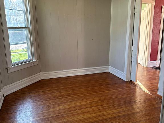 4th image of 1529 N Bigelow St #1
