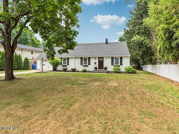 3rd image of 203 Florence Place