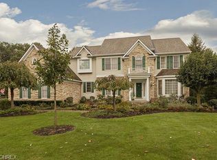 7310 Hillside Ln, Solon, OH 44139