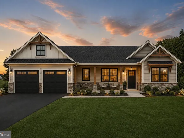 667 Brickyard Rd, New Oxford, PA 17350