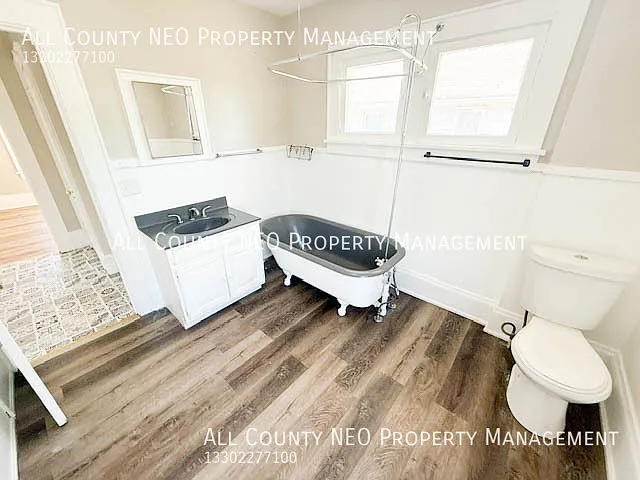 859 Brown St #UP — Photo 12