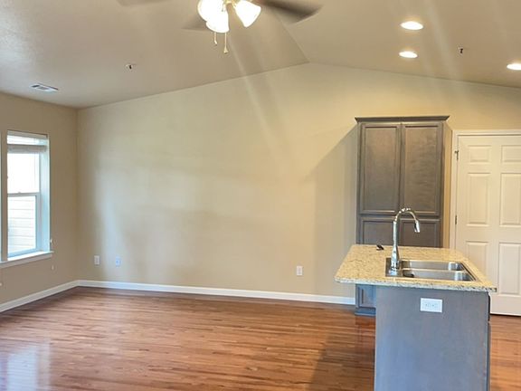 5th image of 950 N 5th St #B