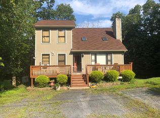 8134 Rangoon Ln, East Stroudsburg, PA 18302