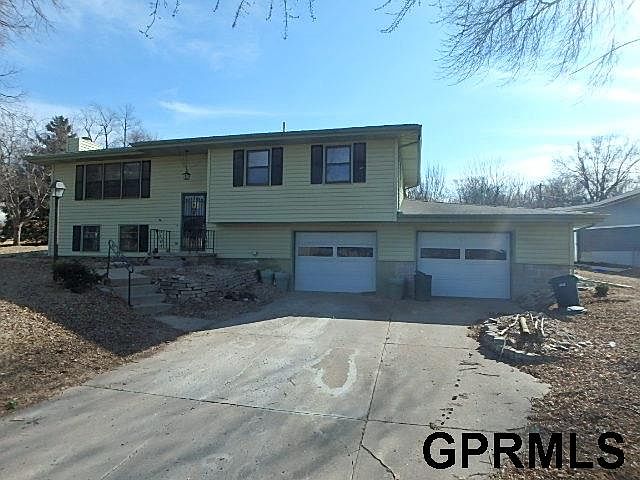 1st image of 409 Westcott Dr