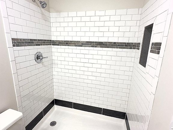 Full Bathroom #2
