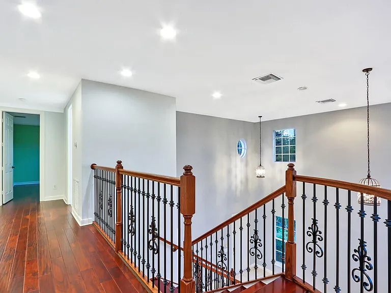 1904 Flower Dr — Photo 24