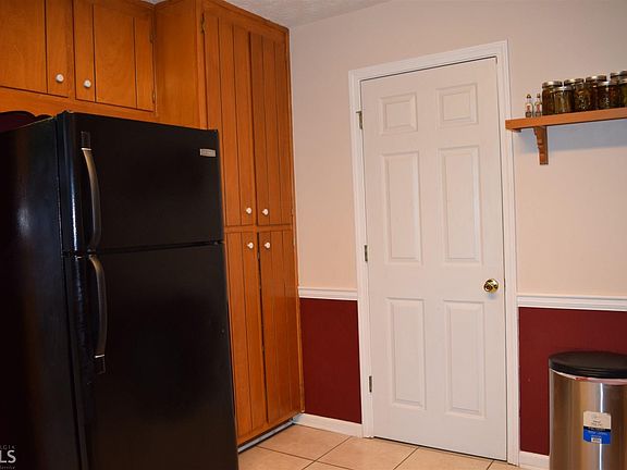 5th image of 2655 Tucker Dr