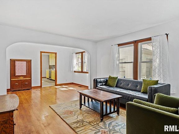4th image of 523 E Wood Ave