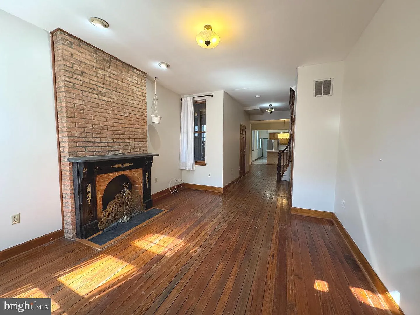 3 bed, 2.5 bath, 1959 sqft, $2,650 — Photo 3