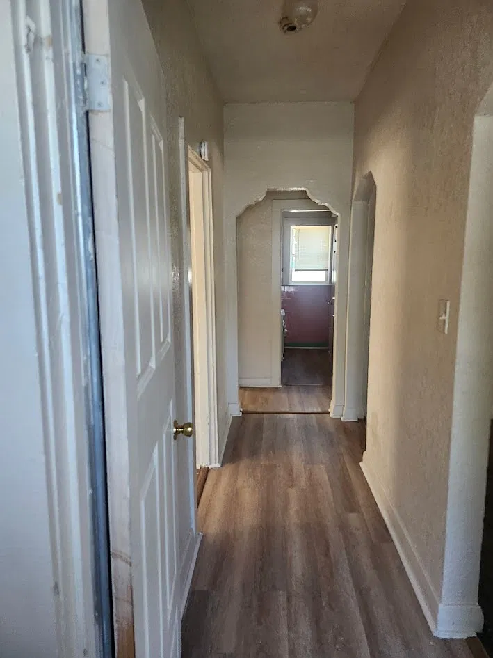 415 E Floribraska Ave — Photo 3