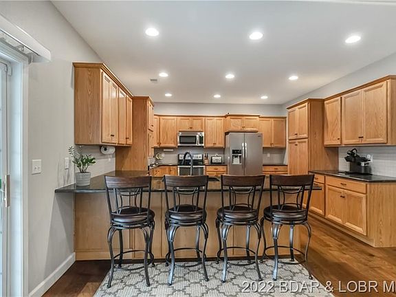 3rd image of 37 Quiet Meadows Dr