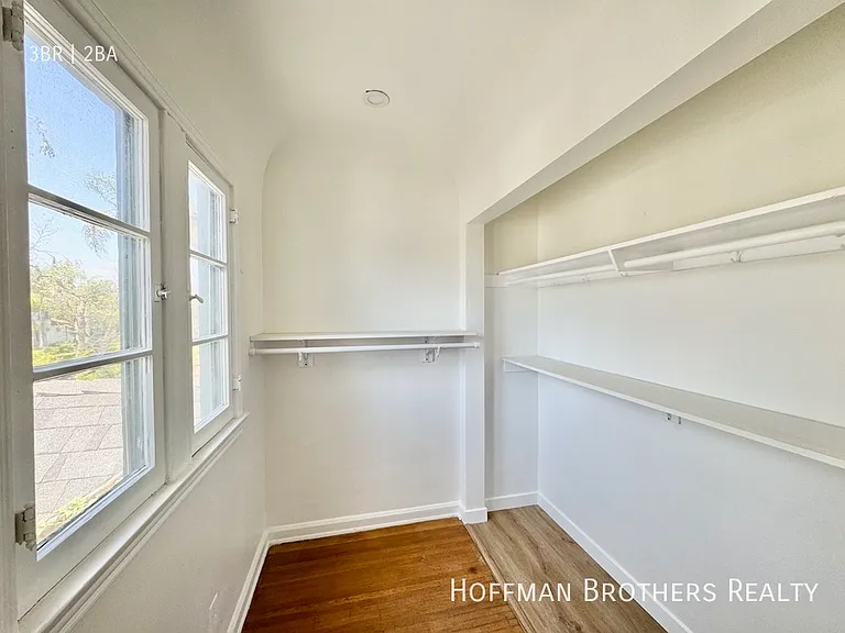302 N Mansfield Ave #A — Photo 22