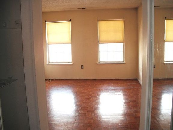 5th image of 15 Howard Ct #507