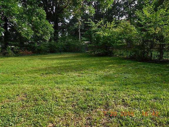 4th image of 1922 Park Dr