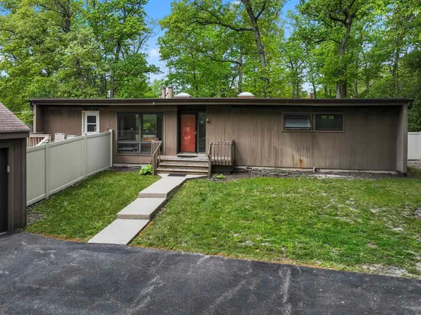 431 S Saint Marys Rd, Mettawa, IL 60048