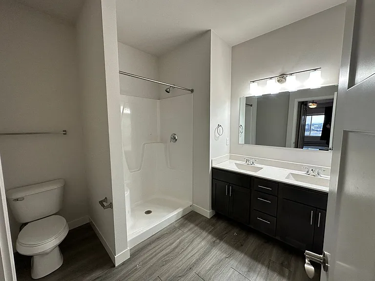 Cottage Grove Commons: Gaston — Photo 59