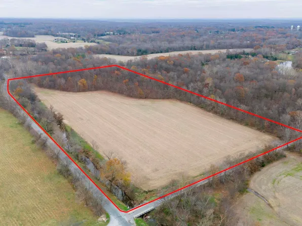 123 Perry Rd, Pittsburg, IL 62974