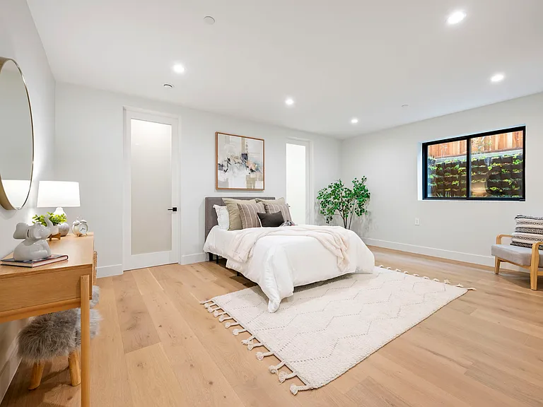 5883 Margarido Dr — Photo 25