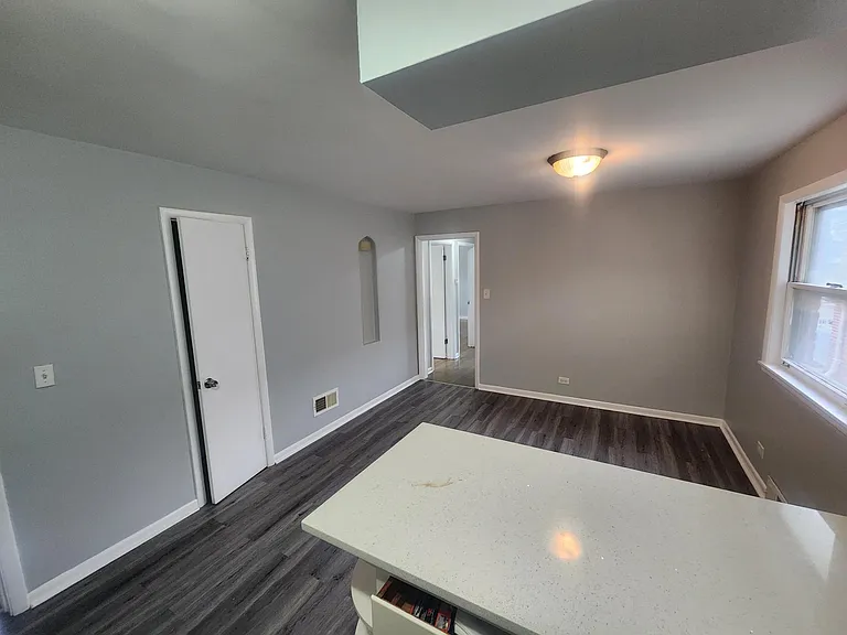 12428 S Laflin St — Photo 10