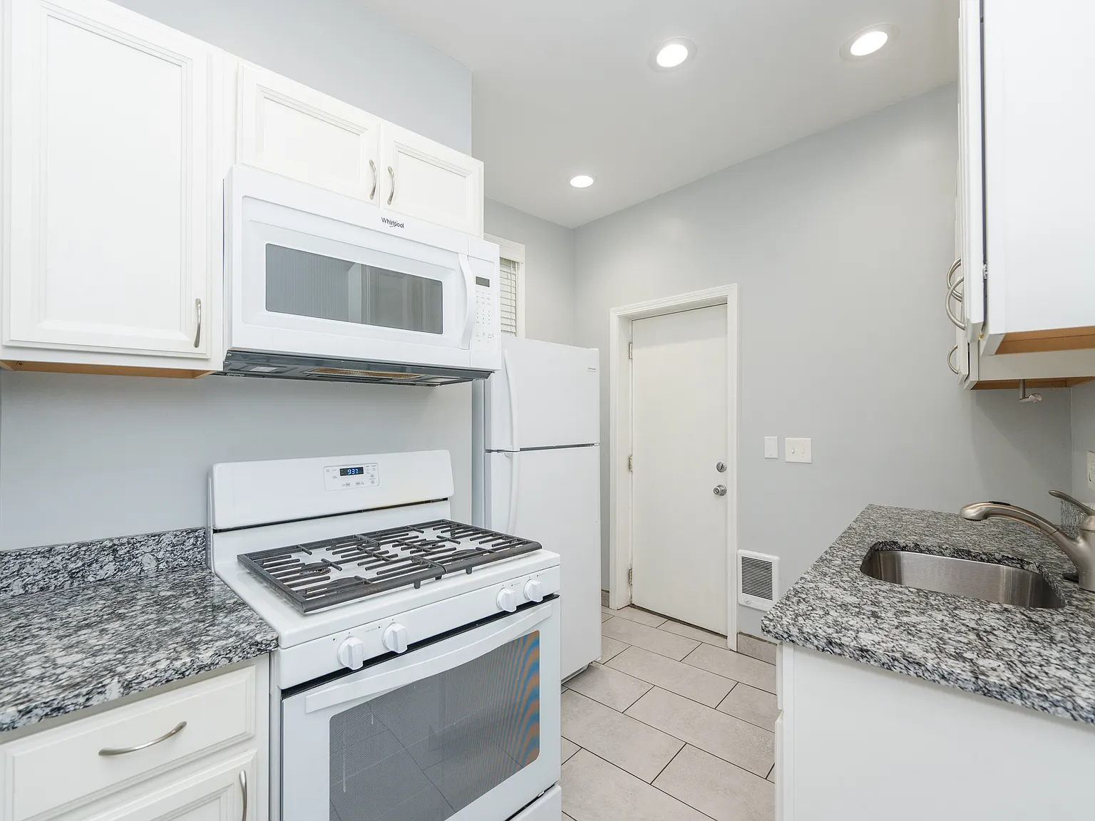 3 bed, 1485 sqft, $1,950 — Photo 2