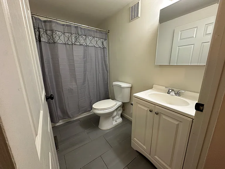2621 E Thompson St #1 — Photo 11