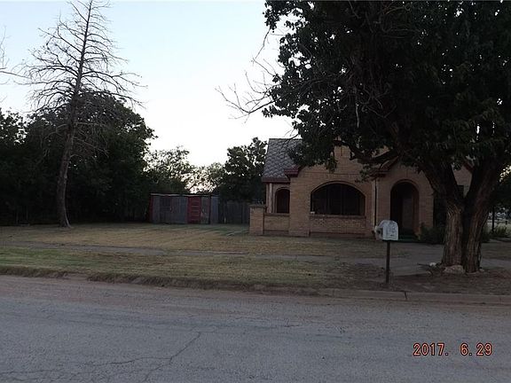 3rd image of 148 NW Avenue B