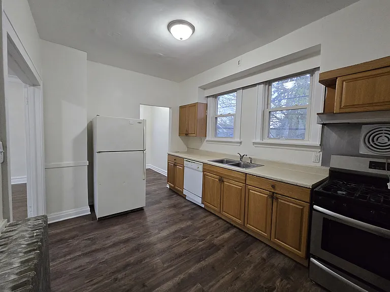 10 Lawndale St #2 — Photo 13