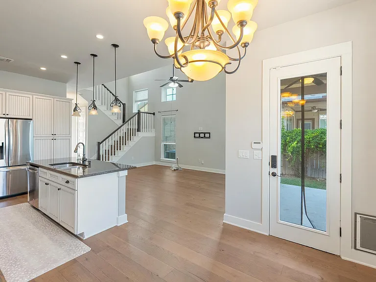 913 Cannoneer Ln — Photo 6
