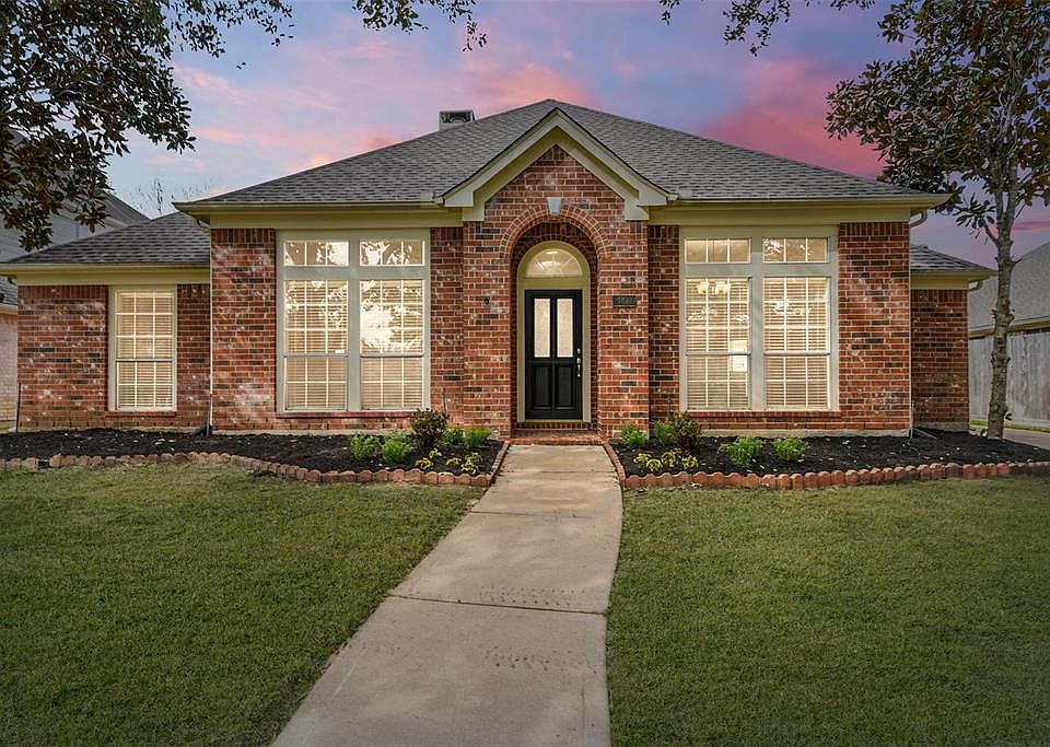 Welcome Home to 20910 Winlock Trace Dr.