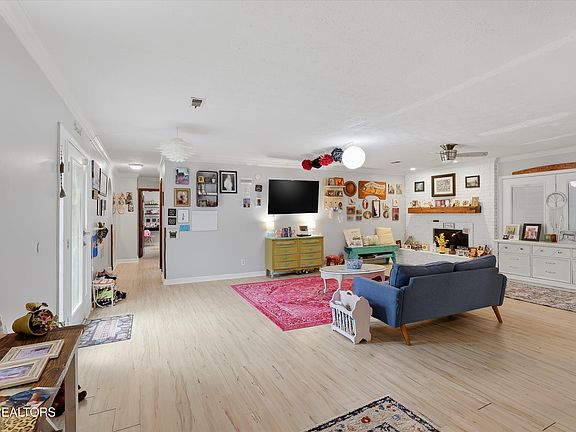 5th image of 7941 Castlecomb Rd