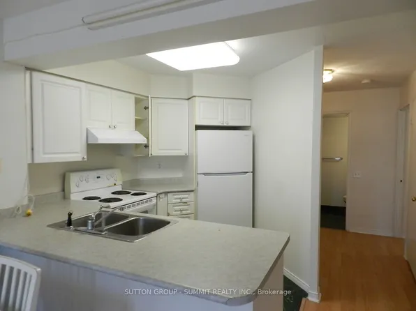 750 Bay St, Toronto, ON