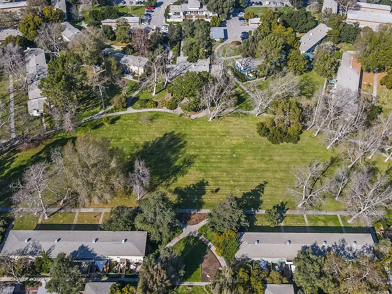 5370 1/2 Village Grn — Photo 14