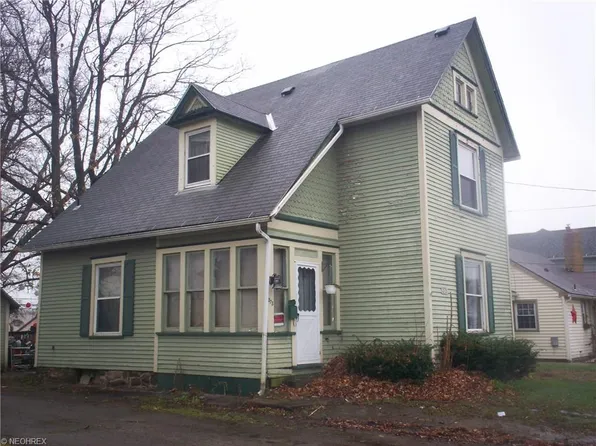 275 W Martin St, East Palestine, OH 44413