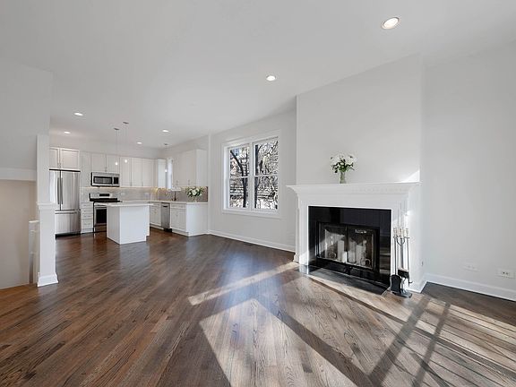 4th image of 1910 W Potomac Ave #1