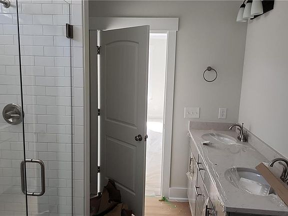 3rd image of 3534 Emmen Ct