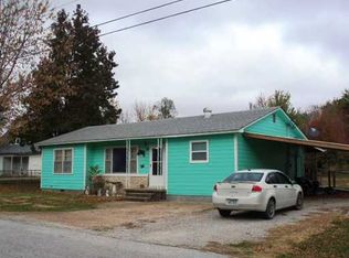 202 E Pine St, Green Forest, AR 72638