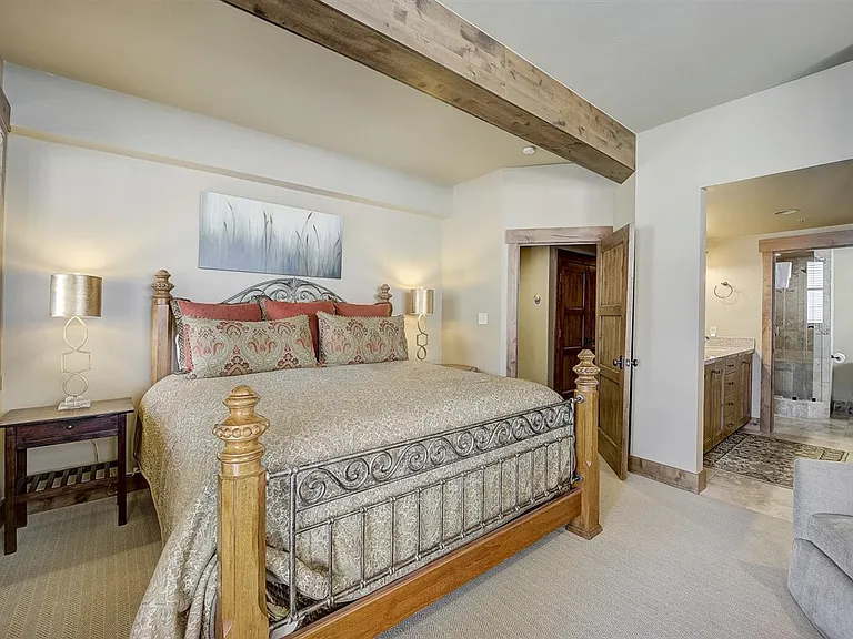 7580 Royal St E #21 — Photo 13